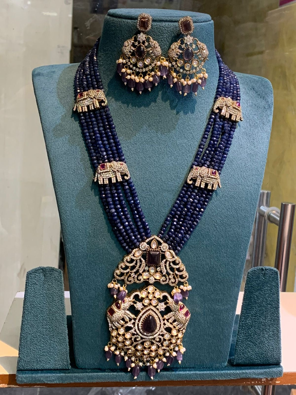 Victorian Elegance: Elephant Motif Monalisa Beads Necklace with Earrings