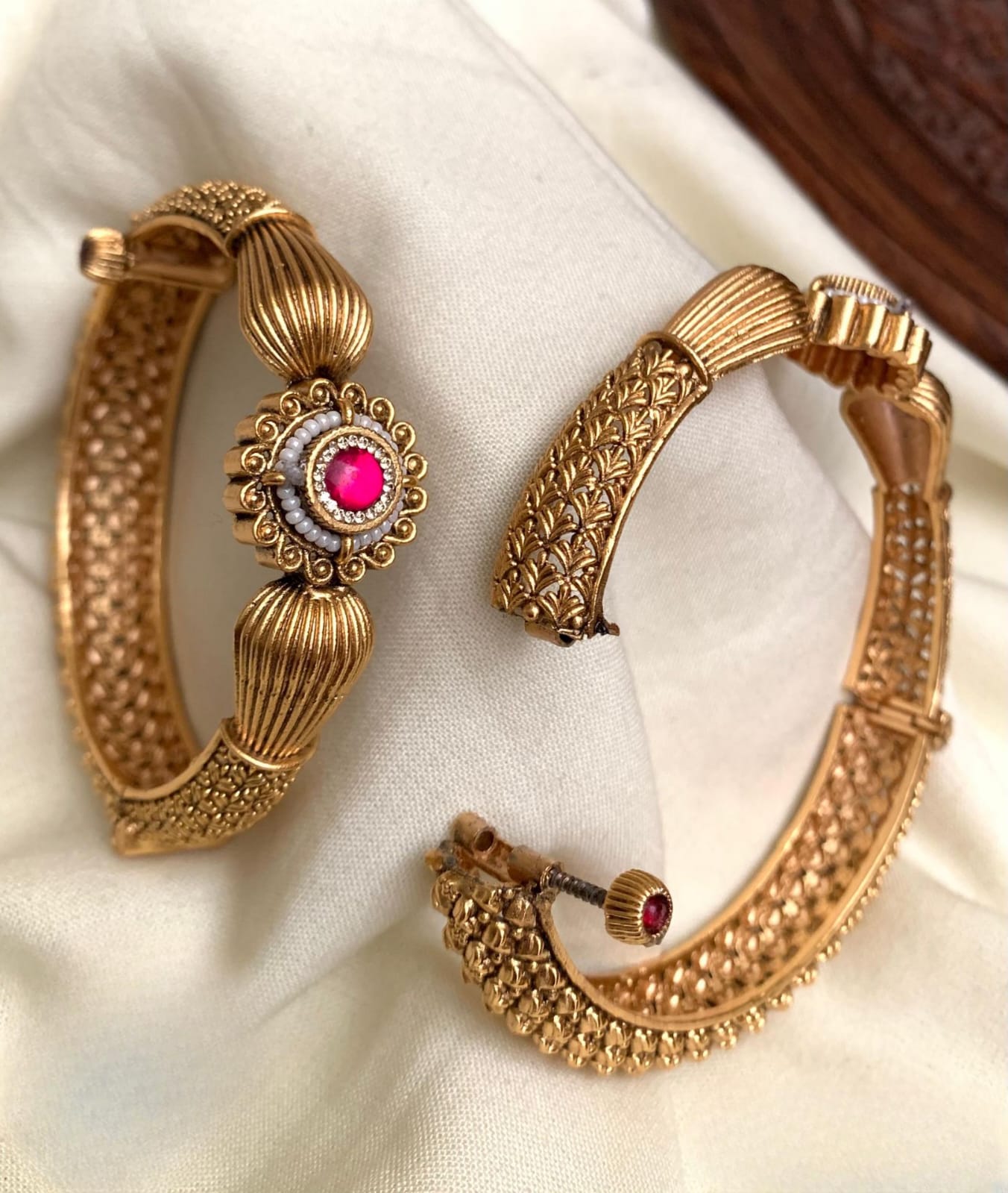 Beautiful Matte Antique Finish Bracelets Openable Kada Bracelet- Pink