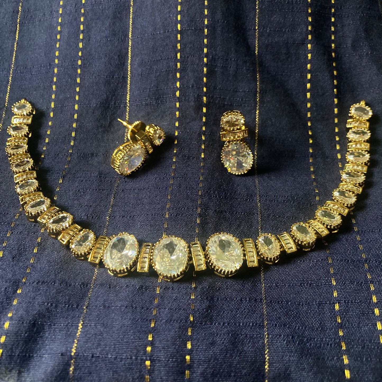 Elegant Gold-Plated Oval Crystal Statement Necklace Set with Earrings