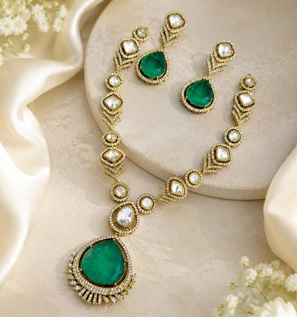 Exquisite Uncut Doublet Antique -Premium Necklace with Drop Earrings
