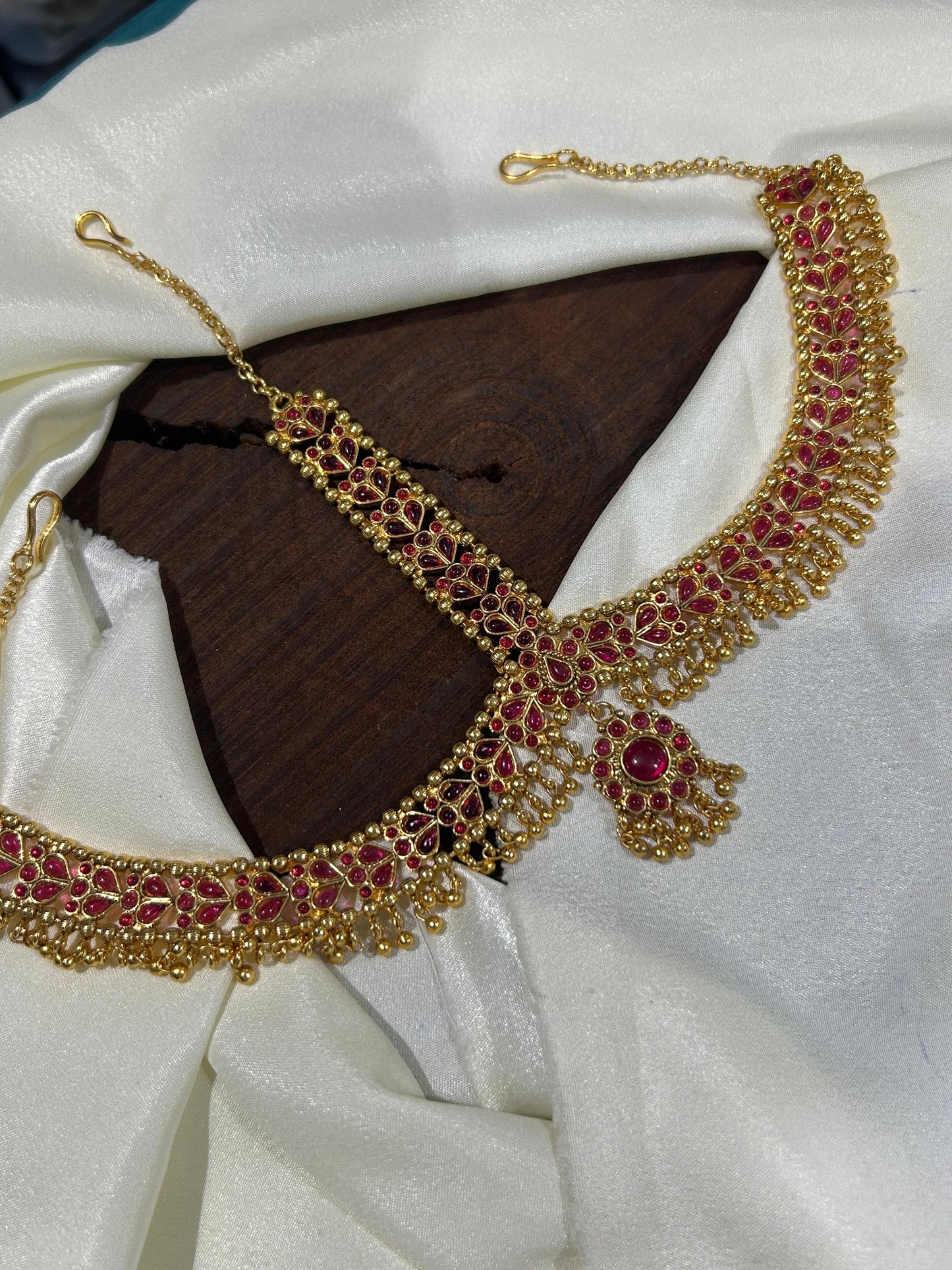 Traditional Premium Bridal Antique Kemp Stone Mathpati Tikkas - Red - 1 Piece