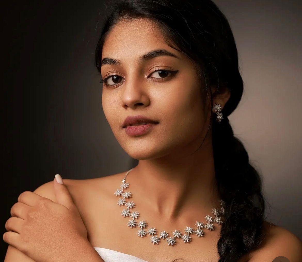 Latest Design in American Diamond stone Jewelry- Necklace Set with Earrings