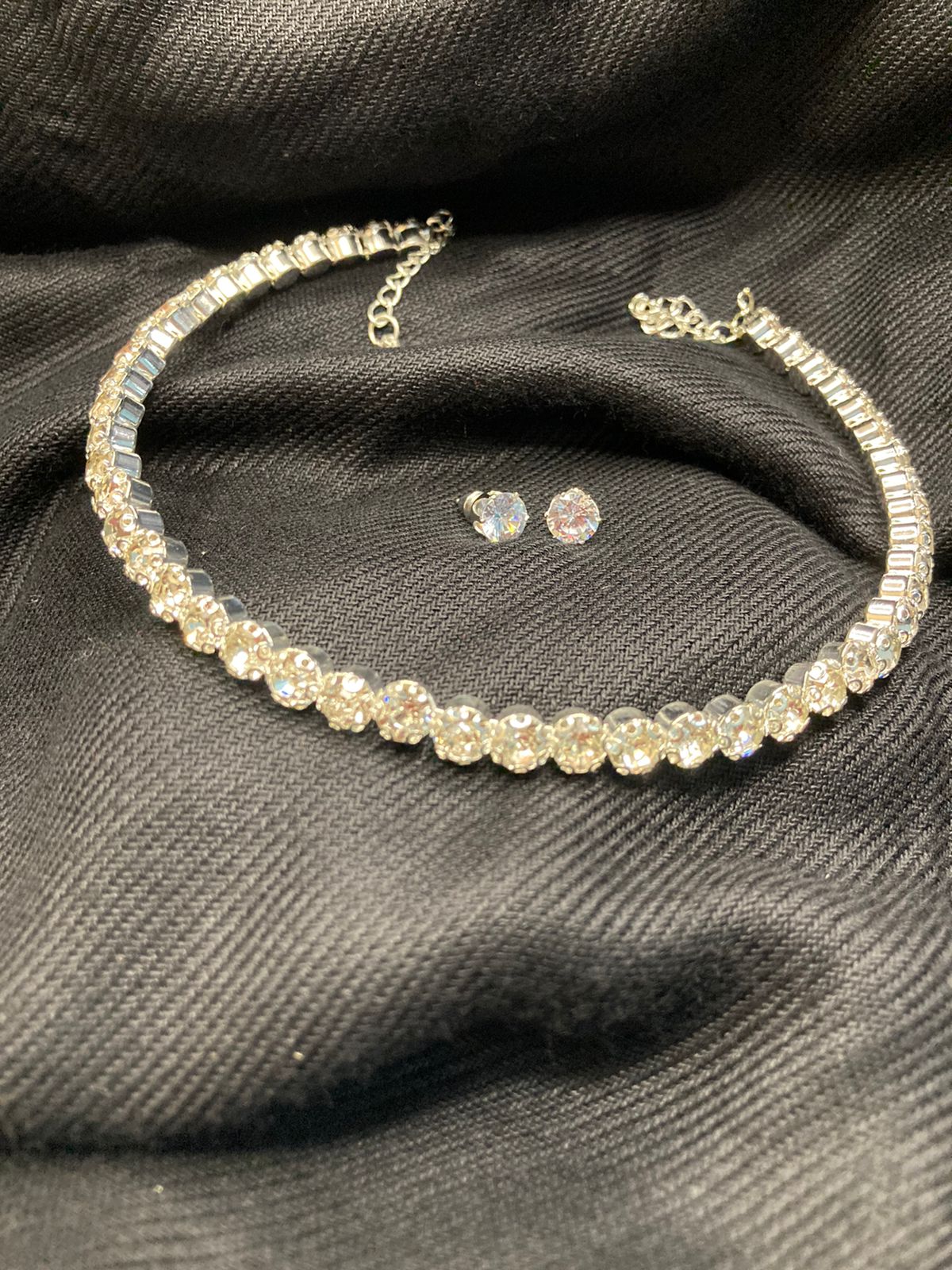 Simple Single Line Stone Choker Necklace Set with Stud Earrings