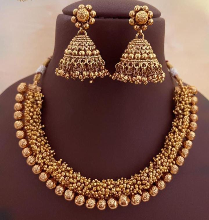 Charming Antique Beaded Choker Necklace Set with Earrings