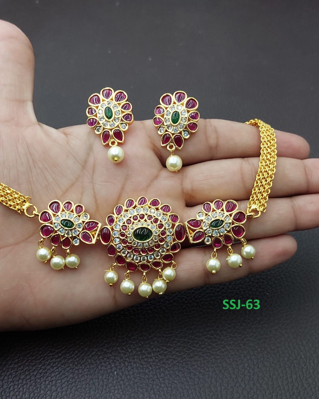 Trendy Chick set - Fashion Jewelry Gold Plated Mini chokers