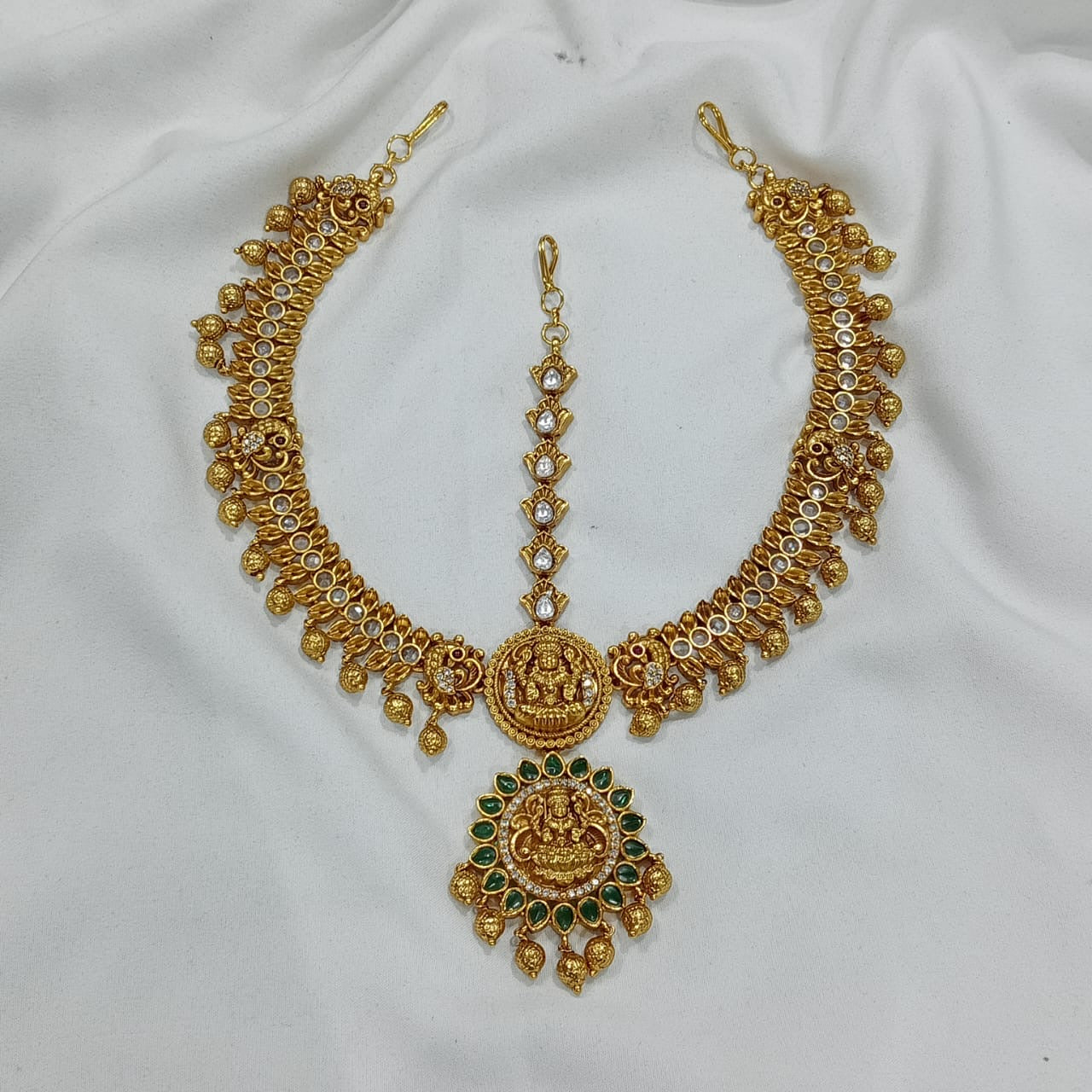 Premium Bridal Matte Traditional Mathpati - Lakshmi Motif Temple Jewelry Tikkas