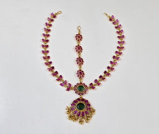 Beautiful Premium Matte Kemp Stone Bridal Mathpati Tikkas -Red Green