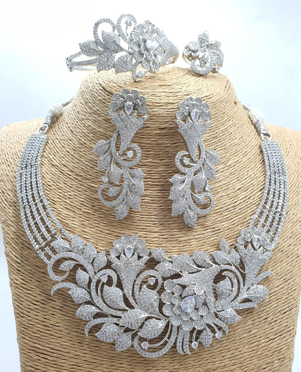 Elegant Bridal Choker Necklace Set with Earrings, Bracelet and Ring