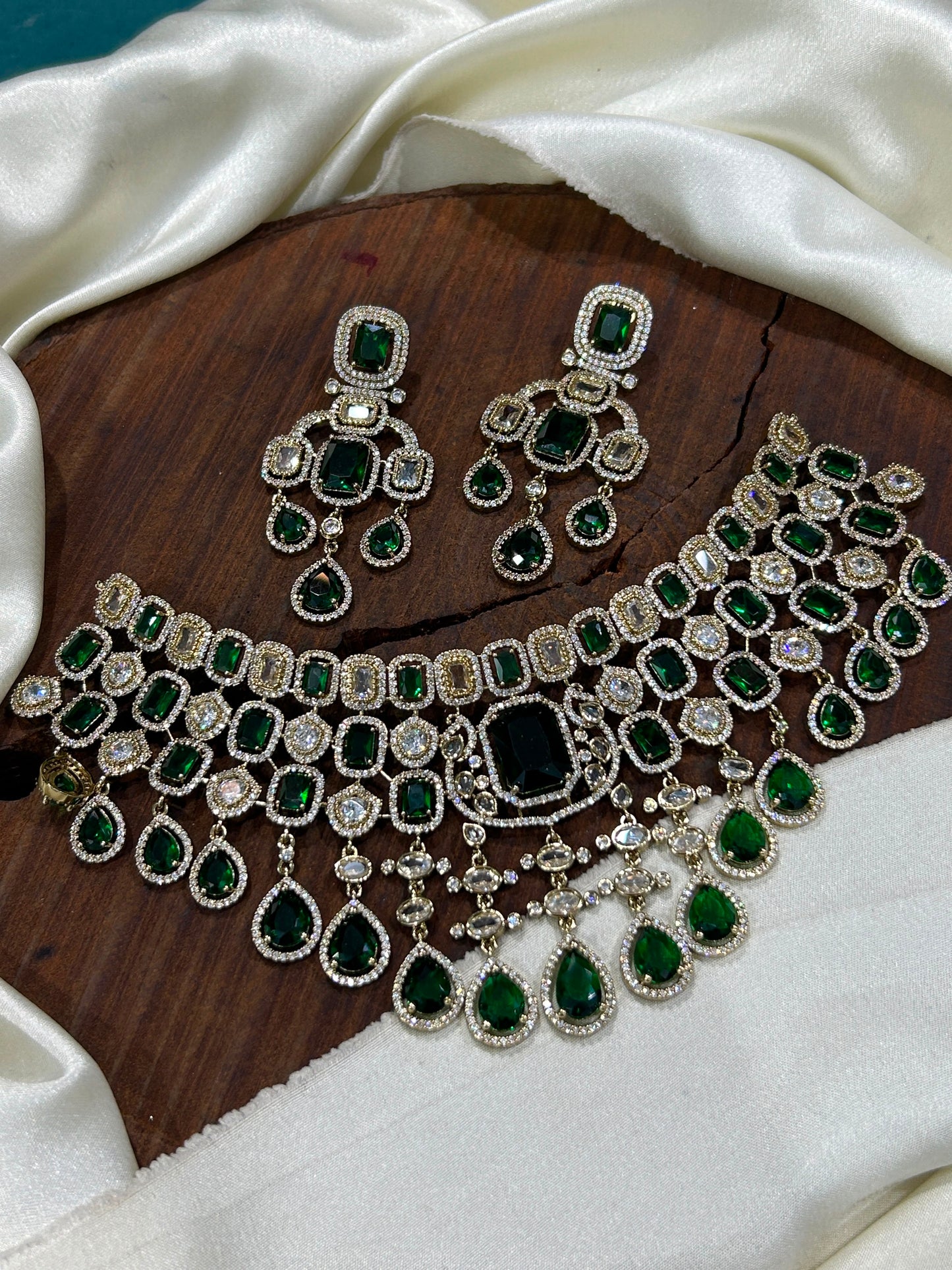 Elegant Victorian Uncut Stone Choker Necklace With Earrings - Premium Quality