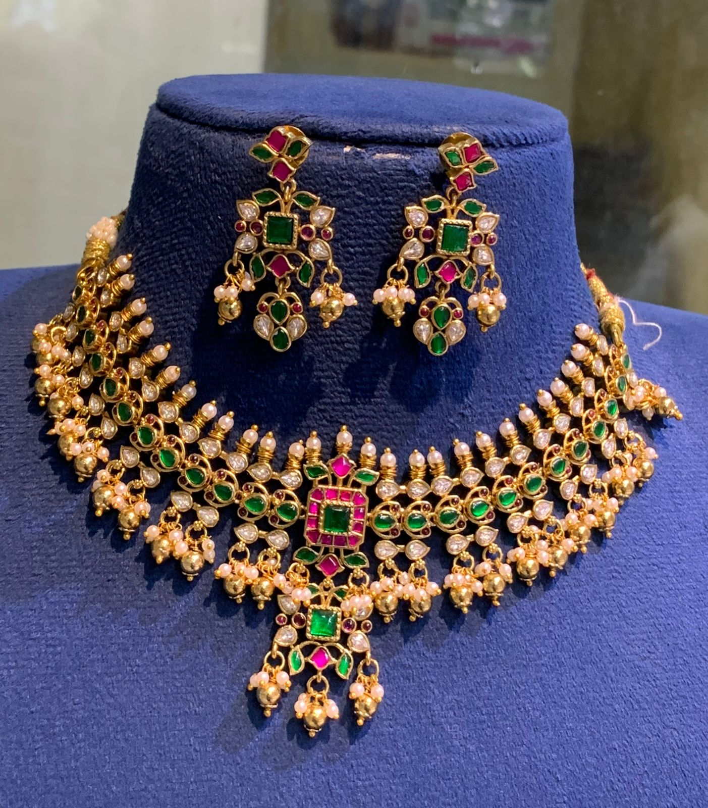 New arrivals Partywear Jadu Kundan Kemp Stone Necklace Set With Earrings 
