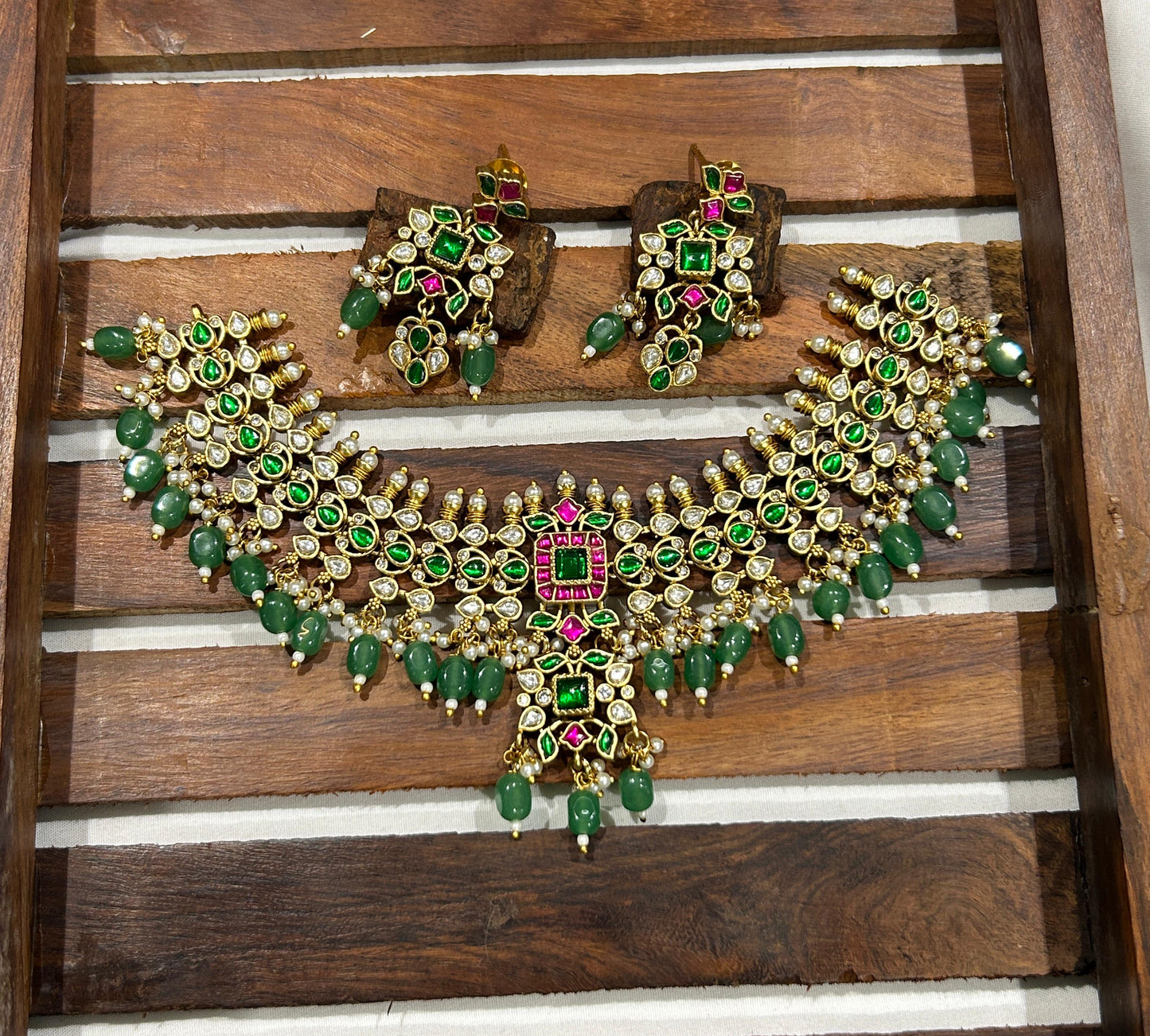 New arrivals Partywear Jadu Kundan Kemp Stone Necklace Set With Earrings 