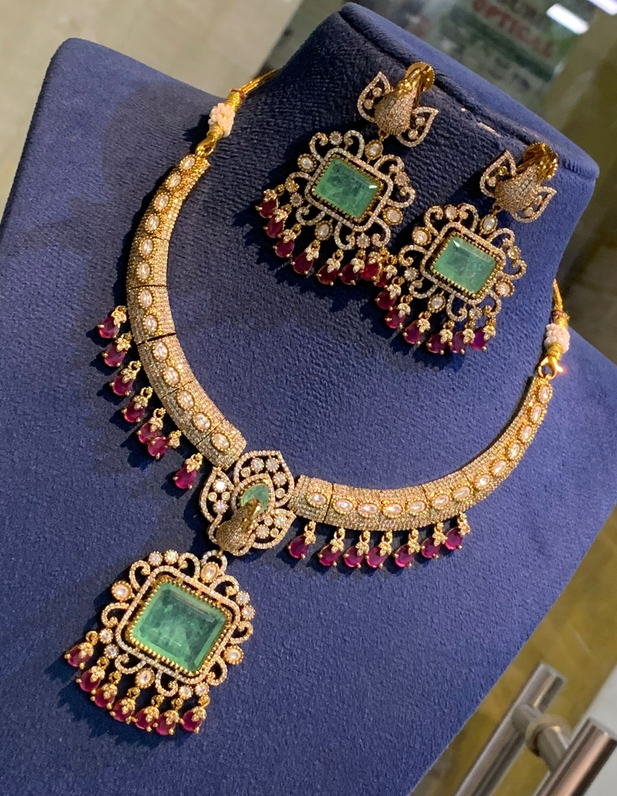 Premium Antique Emerald Green Stone Bridal Pendant Kanti Necklace Set With Earrings