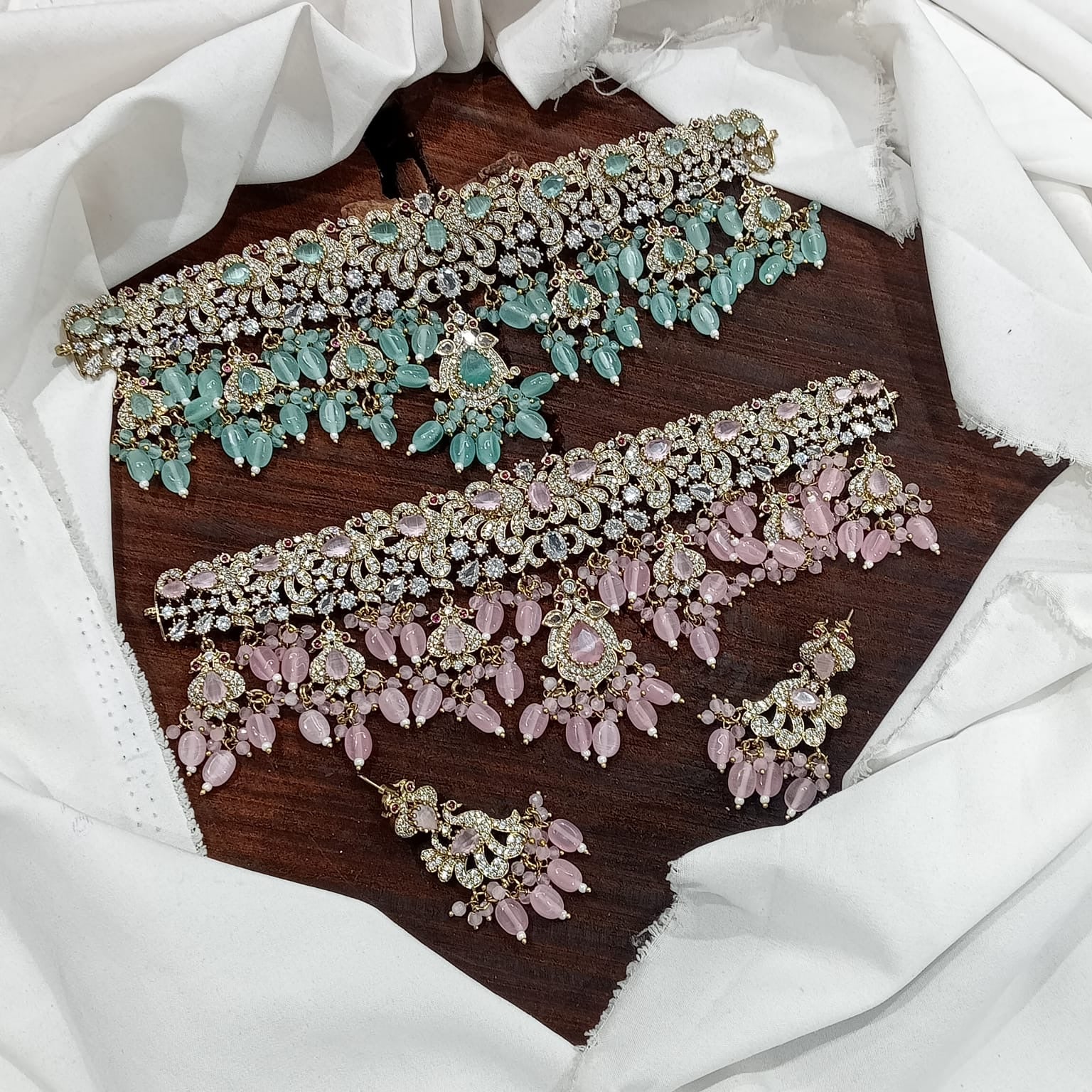 Simply Elegant Victorian Bridal Choker Necklace with Earrings