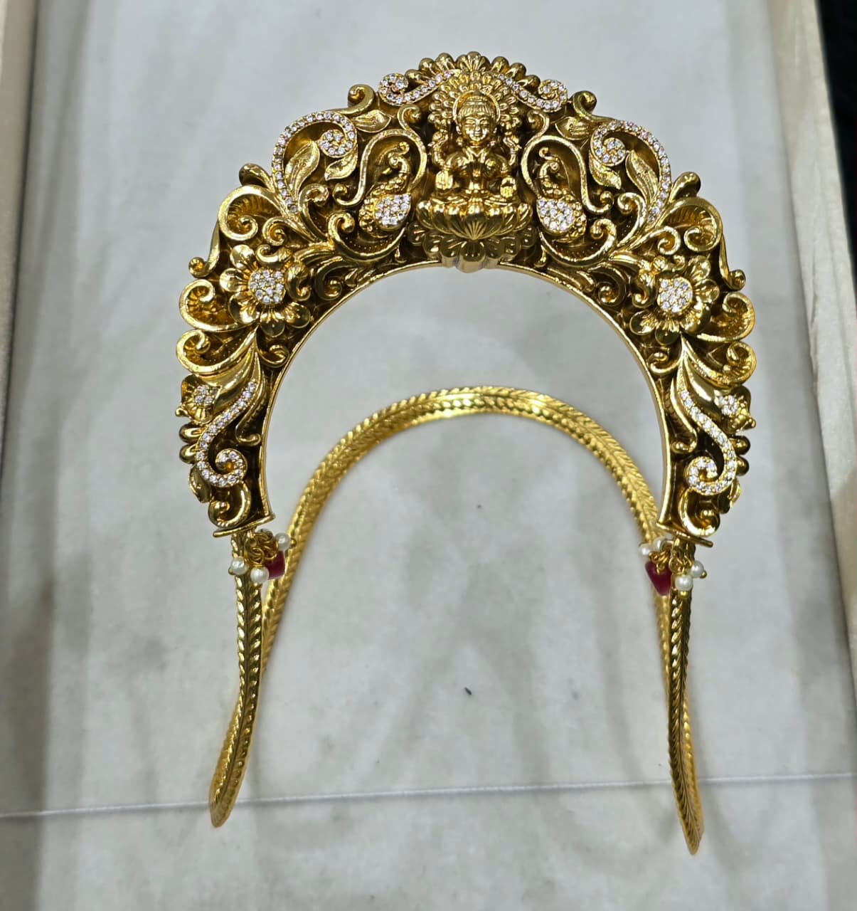 Traditional Antique Finish Temple Jewelry Adults Vanki/ BajuBand- Lakshmi Motif