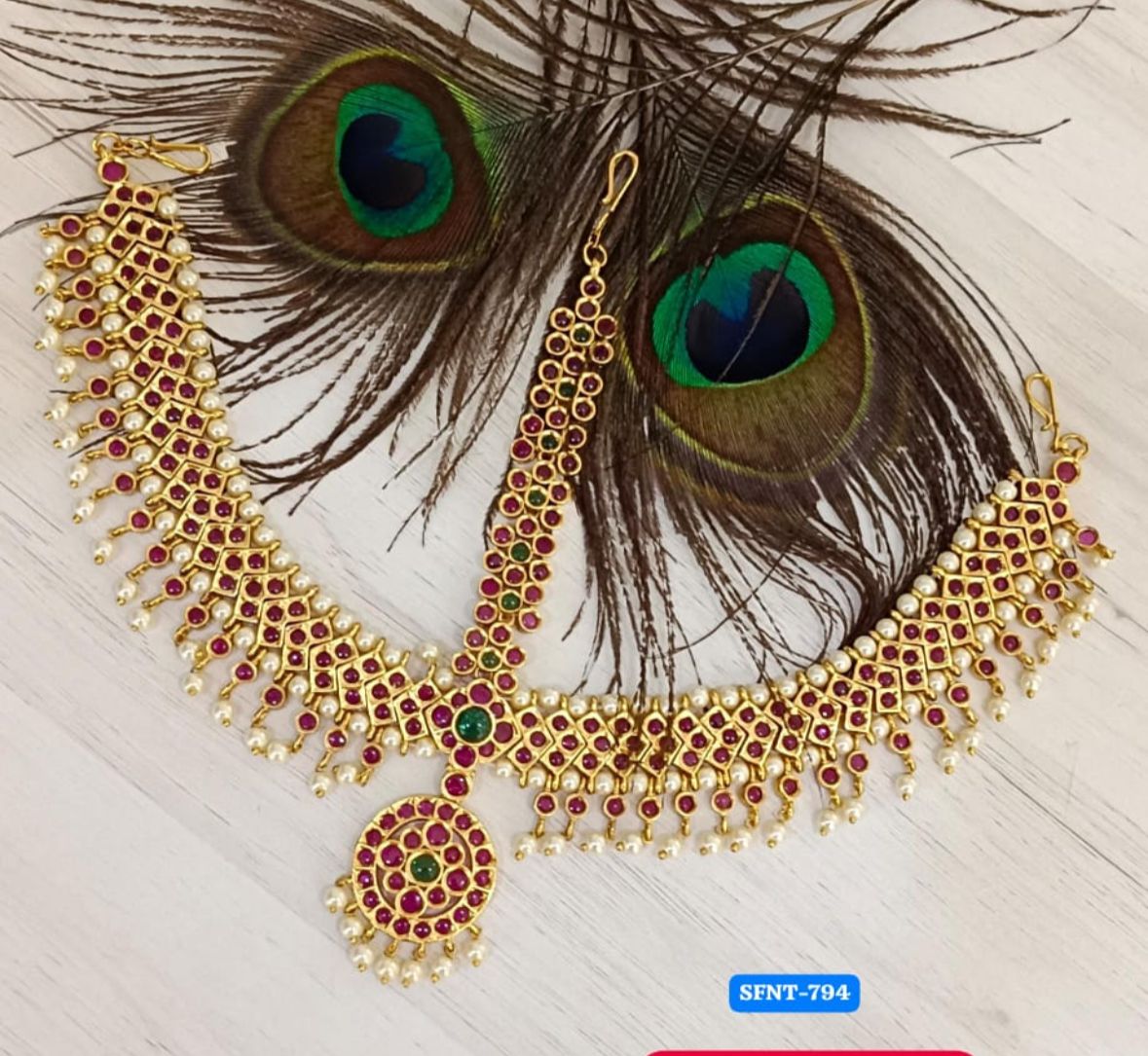 Traditional Premium Bridal Antique Kemp Stone Mathpati Tikkas