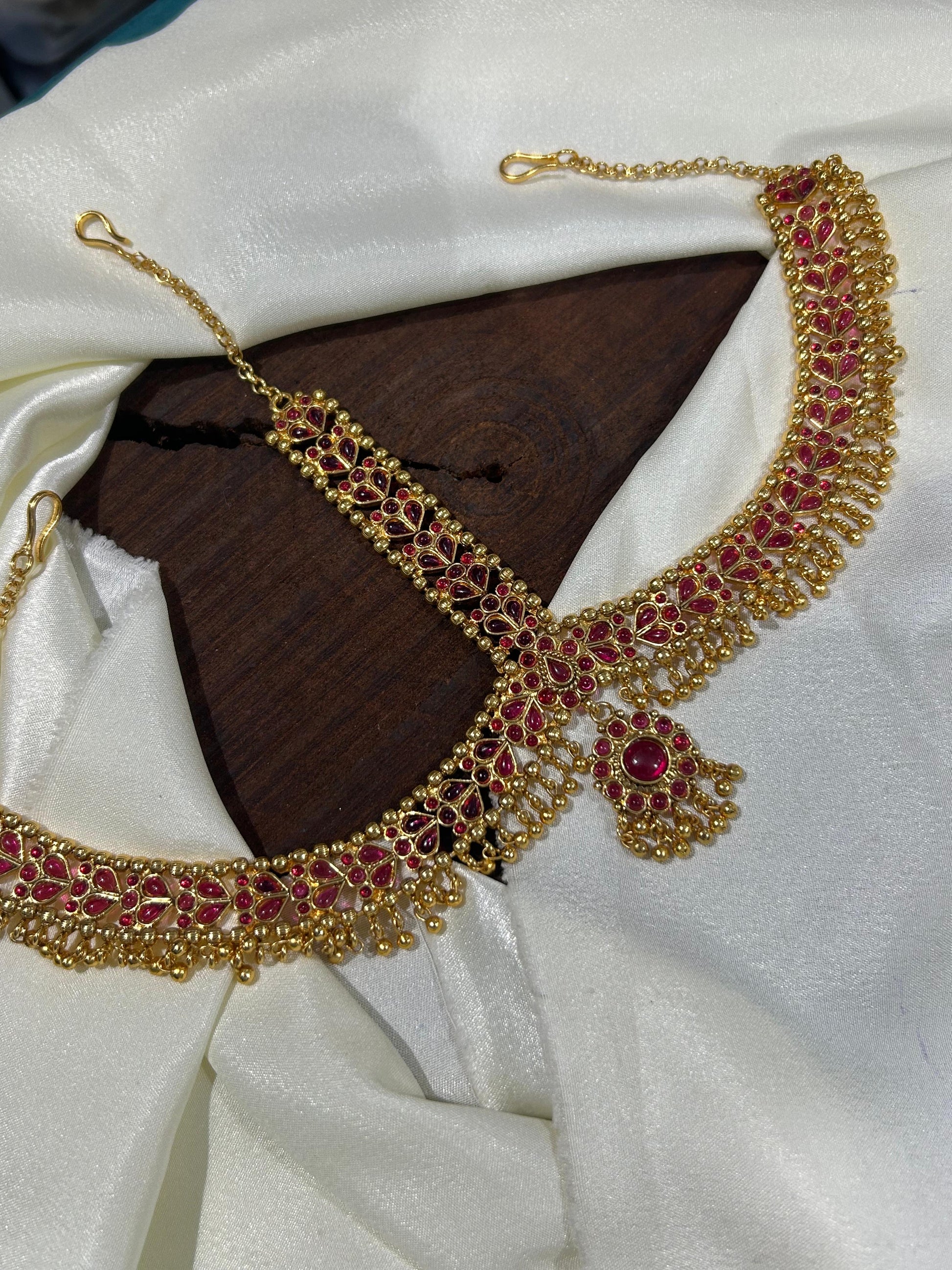 Traditional Premium Bridal Antique Kemp Stone Mathpati Tikkas - Red - 1 Piece