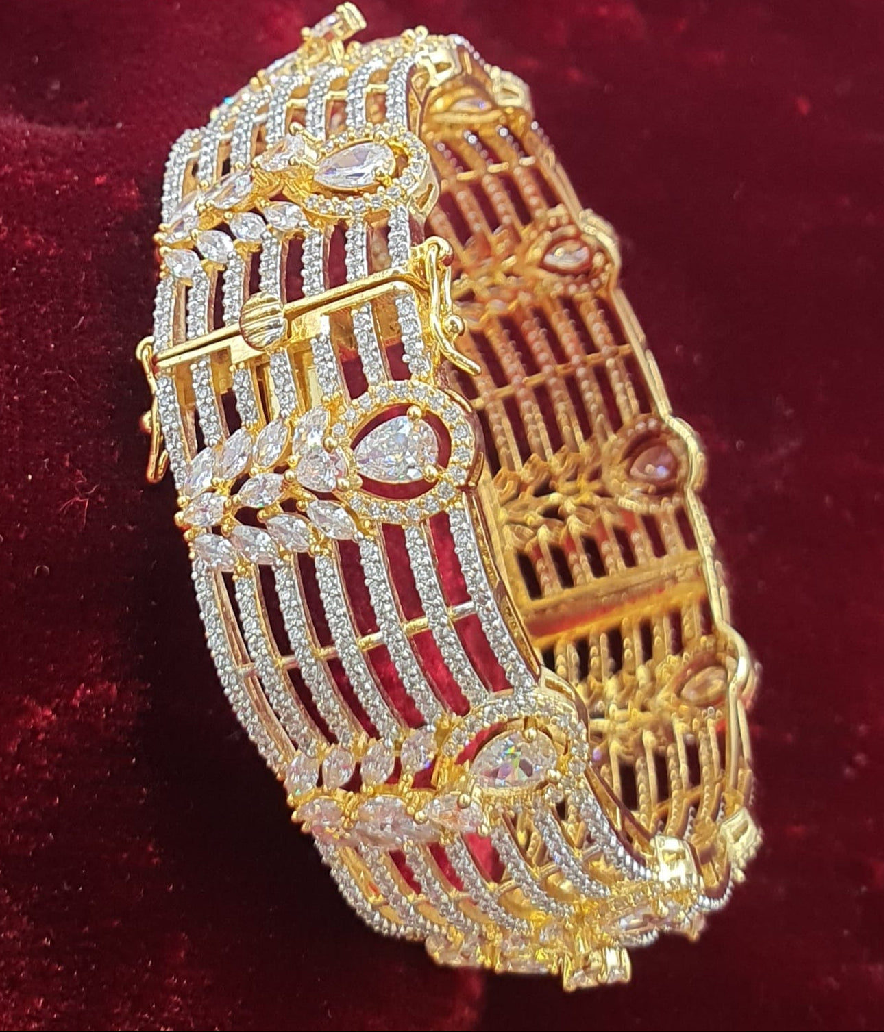 Trendy And Classy Premium Gold Finish Openable Kada Bangles - 1 Piece