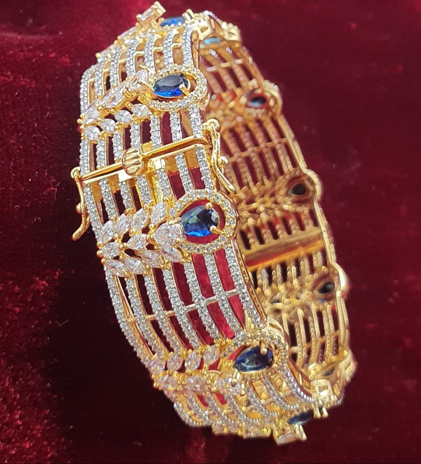 Trendy And Classy Premium Gold Finish Openable Kada Bangles - 1 Piece