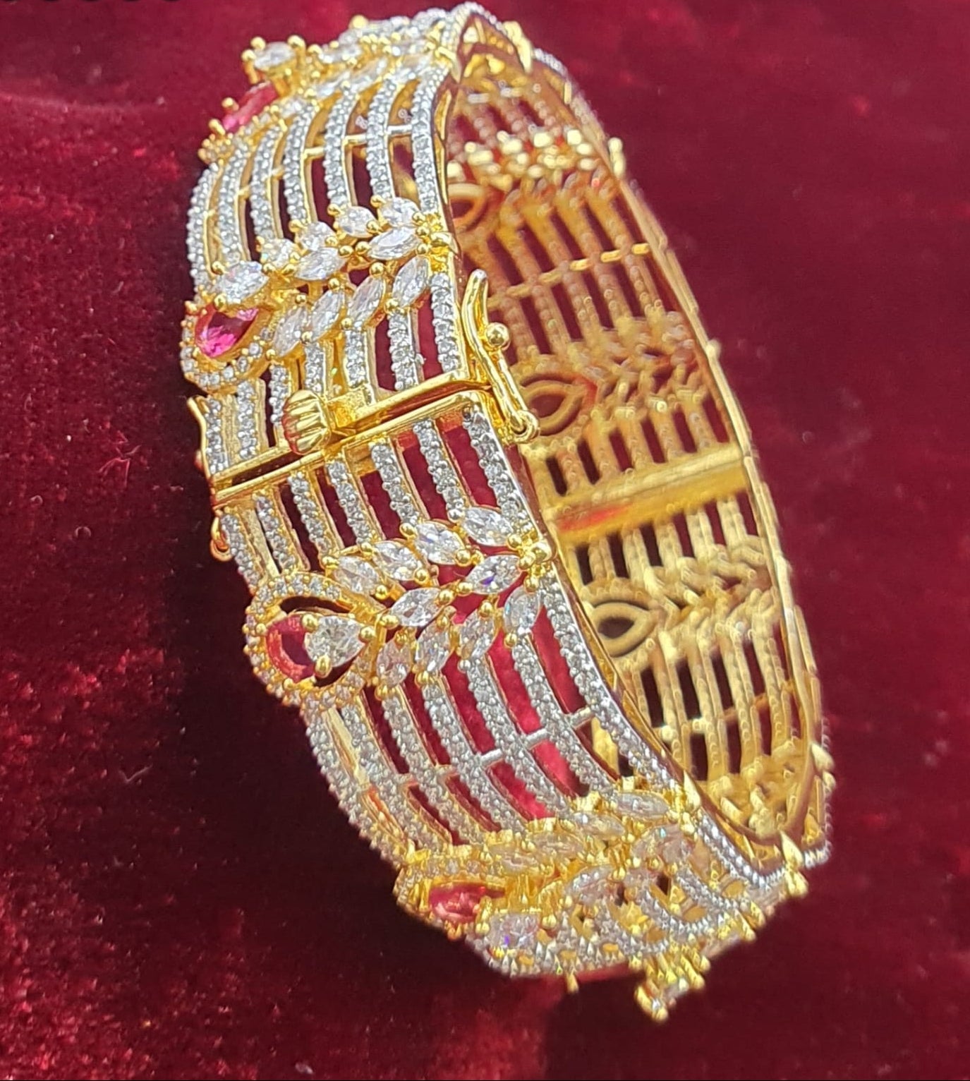 Trendy And Classy Premium Gold Finish Openable Kada Bangles - 1 Piece