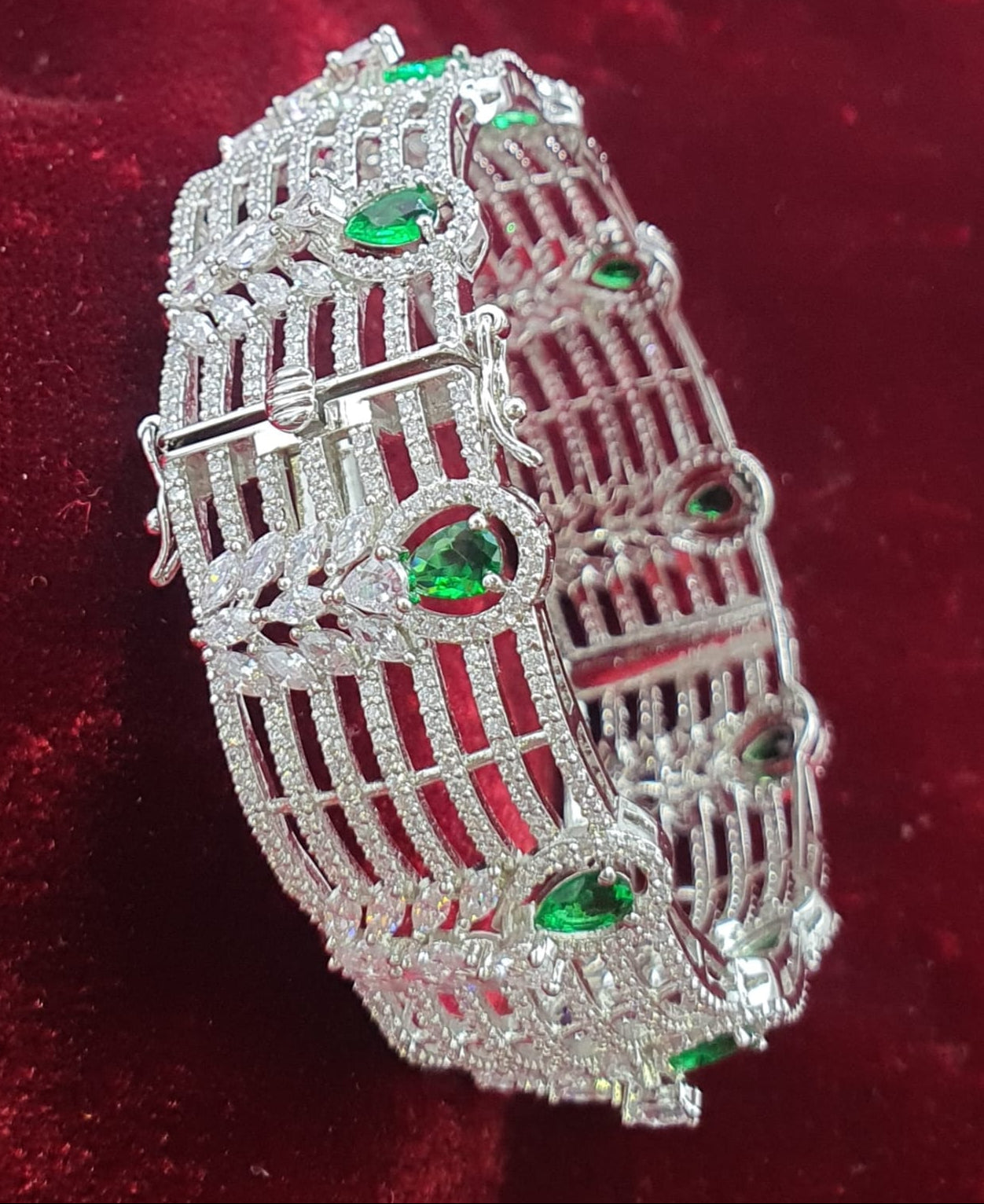 Trendy And Classy Premium Silver Finish Openable Kada Bangles - 1 Piece