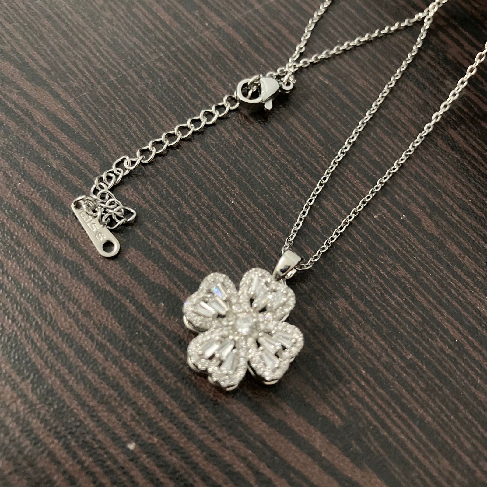 Cute Gift- Minimalist Silver Chain With Spinning Pendant