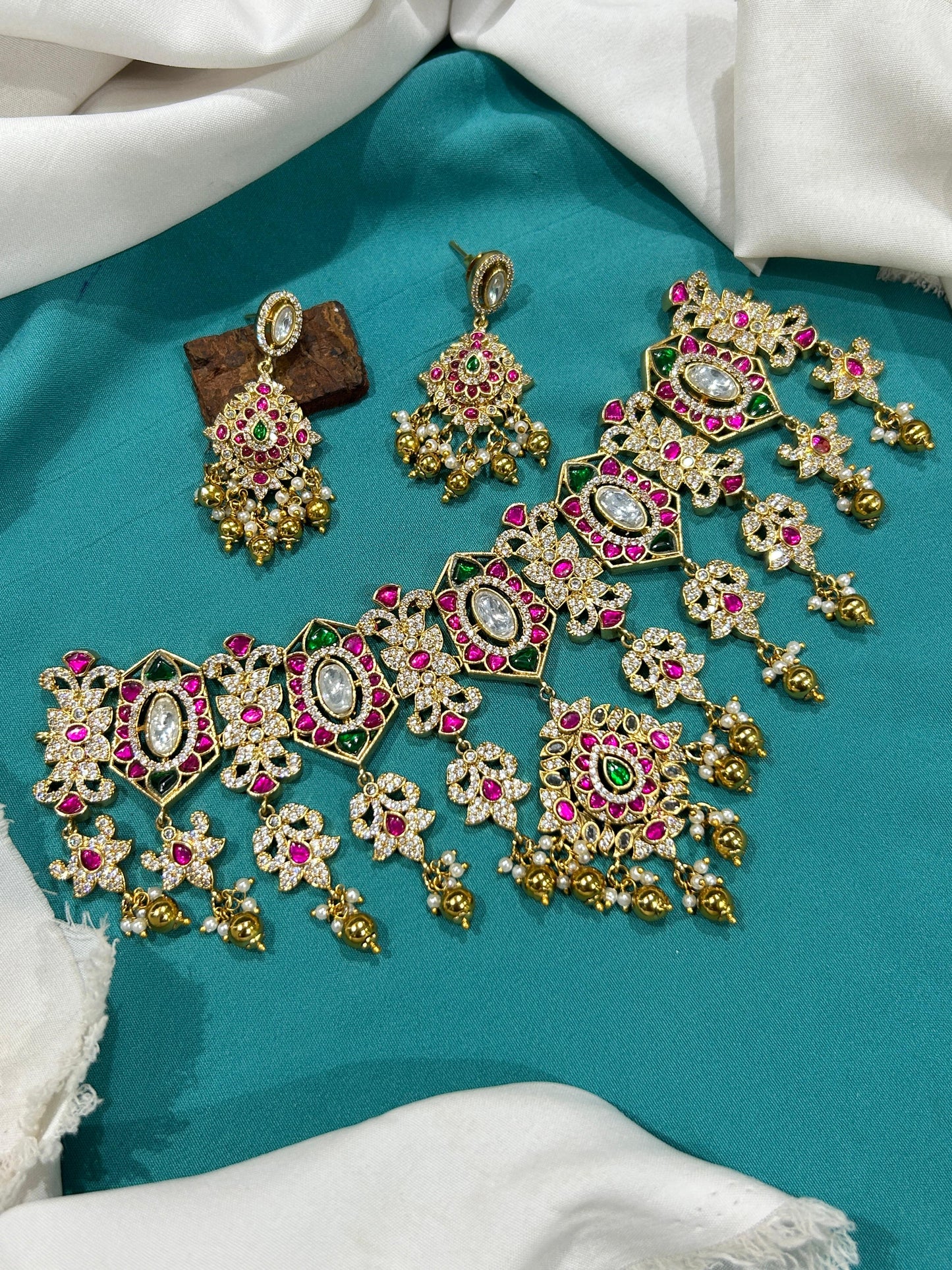 Latest  Kemp Stone Necklace Set With And Earrings - Premium Quality