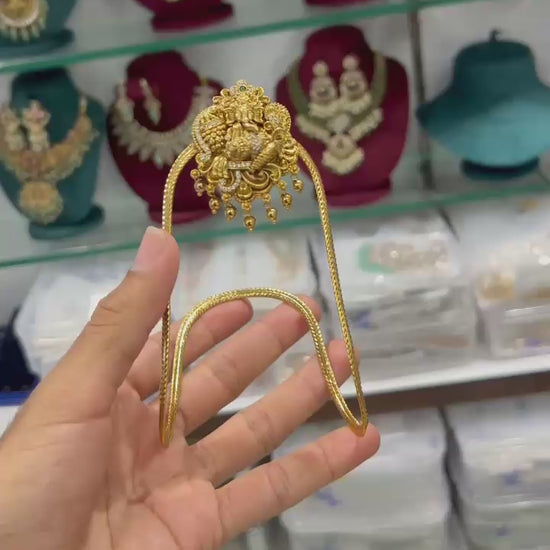 Antique Gold Bridal Vanki / Bajuband With Dangling Beads