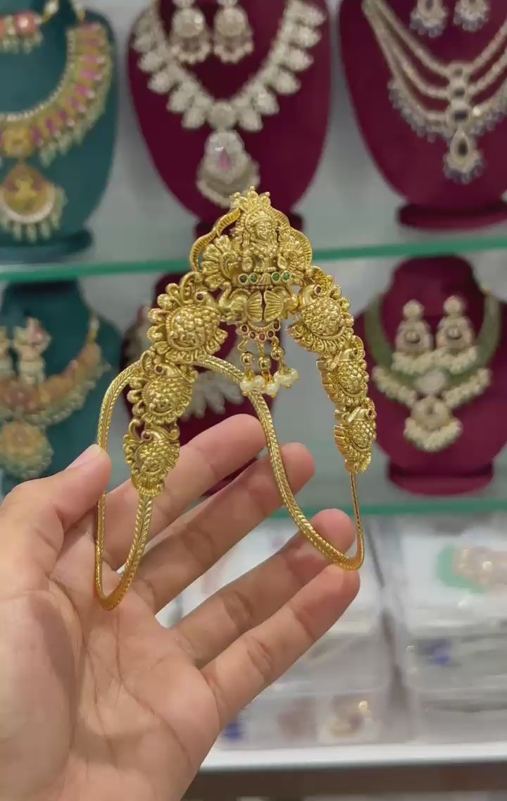 Temple Jewelry Antique Finish Single Vanki/ BajuBand- Red & Green