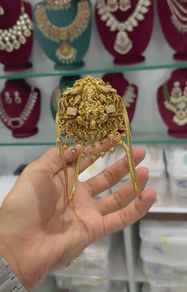 Cute Designs Single Vanki/ BajuBand With Hanging Drops - Temple Jewelry