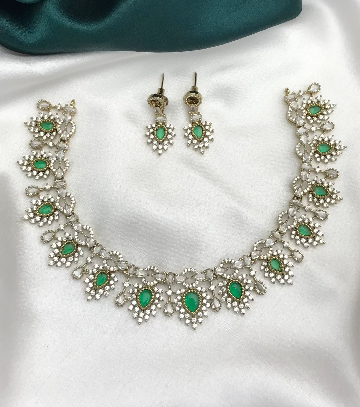 Cute and Chic Fashionable Jewelry- Premium Quality Choker Necklace