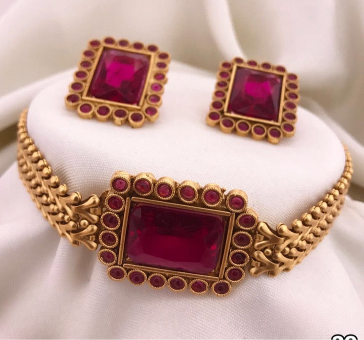 Bestselling Fashion jewelry Matte finish Mini chokers with Stud earrings